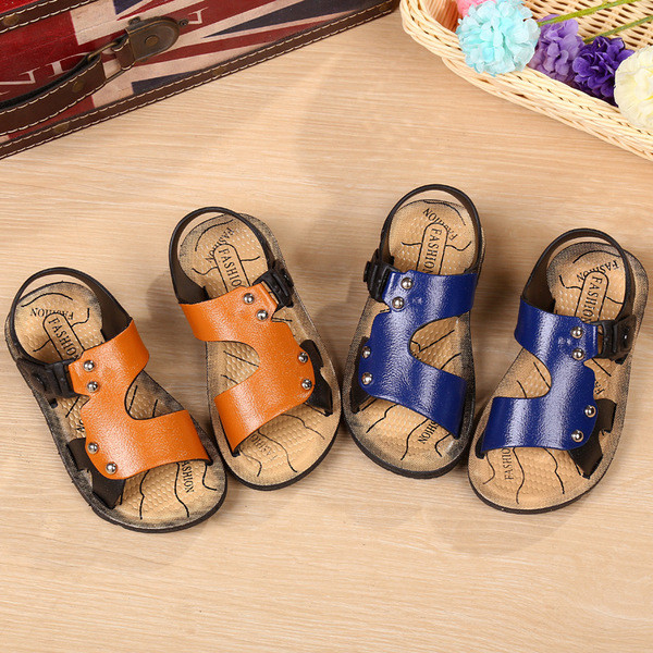 Modern gyerekszandál fiúknak két színben