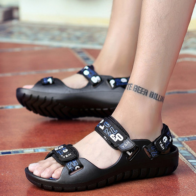 Μοντέρνα ανδρικά σανδάλια σε τρία χρώματα