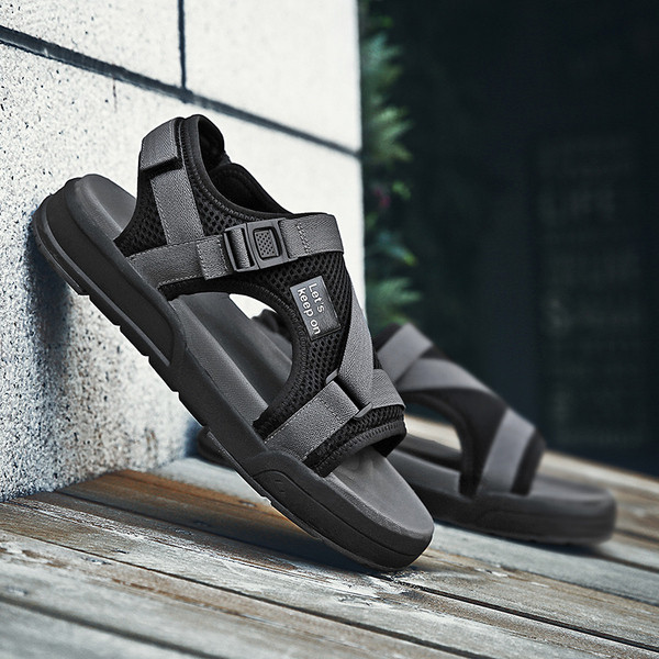 Modern férfi szandál három színben, vastag talppal