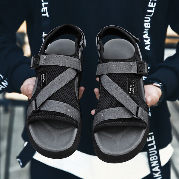 Modern férfi szandál három színben, vastag talppal