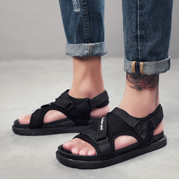 Modern férfi szandál két színben felirattal