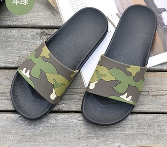 Modern férfi papucs több színben terepszínű nyomattal