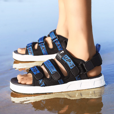 Férfi aktuális szandál több színben felirattal