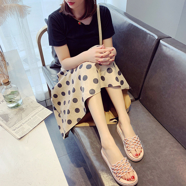 Papuci de dama decorati cu perle in trei culori