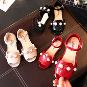 Stílusos gyerekszandál gyöngyökkel több színben