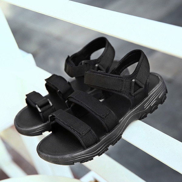 Modern férfi szandál három színben matricákkal