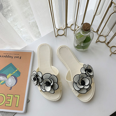 Ежедневни дамски чехли с 3D елемент в три цвята