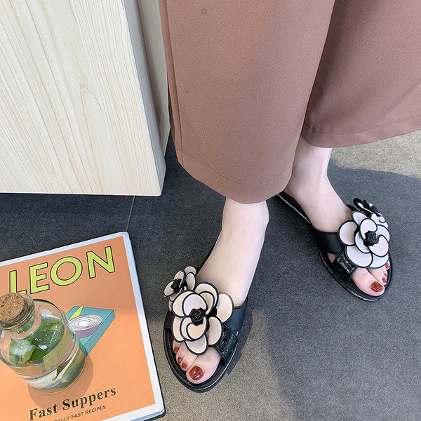 Ежедневни дамски чехли с 3D елемент в три цвята