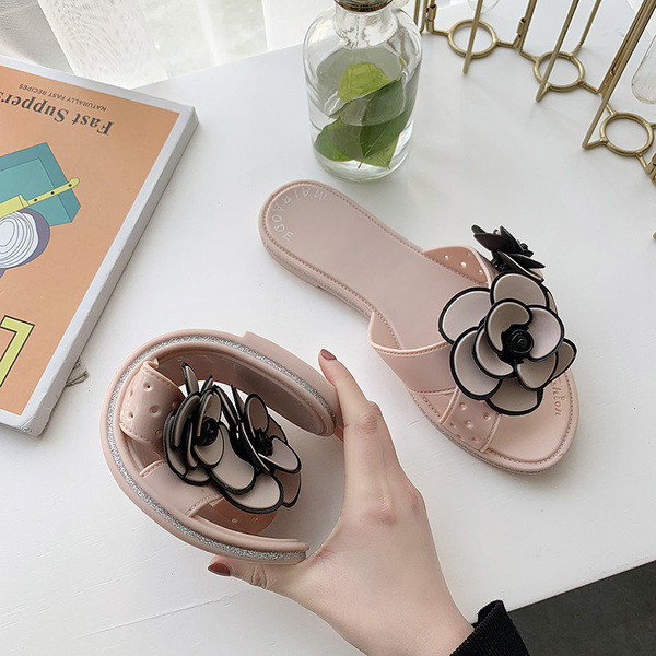 Ежедневни дамски чехли с 3D елемент в три цвята