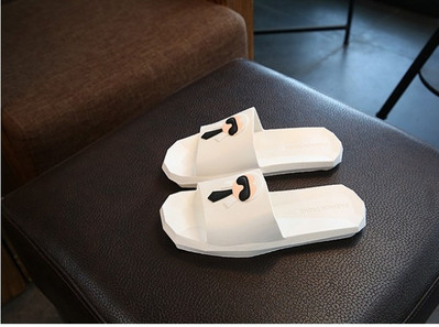 HIT Modern dán papucs fekete-fehér színben