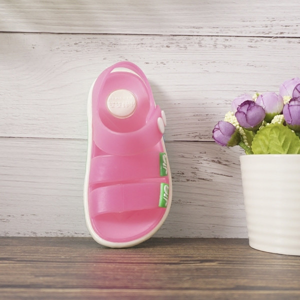 Alkalmi gyerekszandál fiúknak és lányoknak - három színben