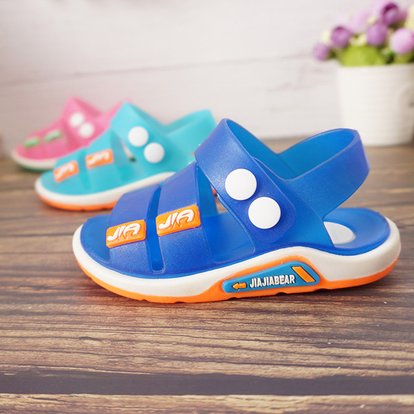 Alkalmi gyerekszandál fiúknak és lányoknak - három színben