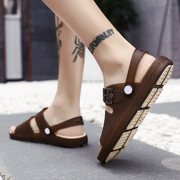 Καθημερινά ανδρικά σανδάλια σε τέσσερα χρώματα