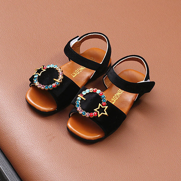 Aktuális gyerekszandál színes csattal fekete és barna színben