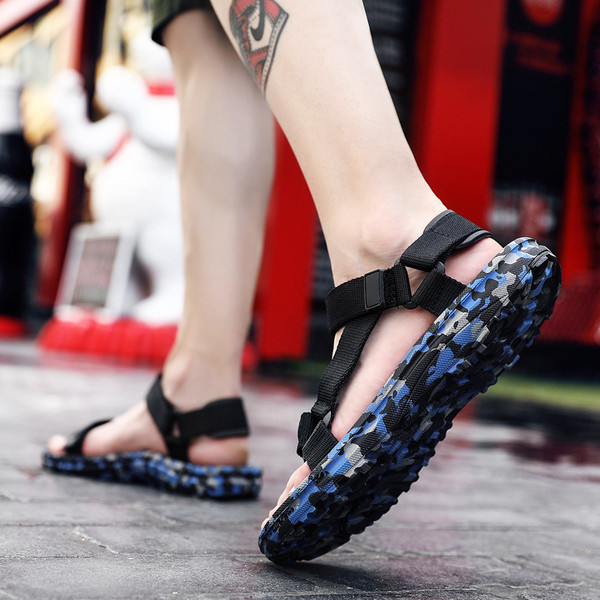 Ανδρικά σανδάλια σε μαύρο χρώμα 