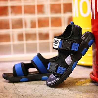 Alkalmi gyerekszandál fiúknak fekete kék és piros színben