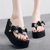 ÚJ női papucs virágokkal díszítve három színben