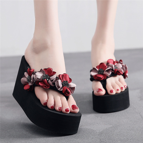 ÚJ női papucs virágokkal díszítve három színben