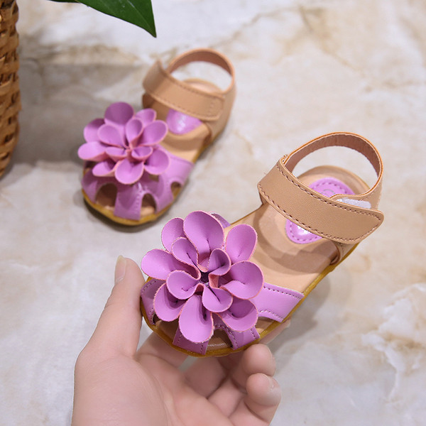 Alkalmi gyerekszandál 3D díszítéssel, különböző színekben