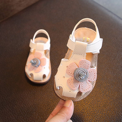 Sandale pentru copii actuale din piele ecologica in alb si roz