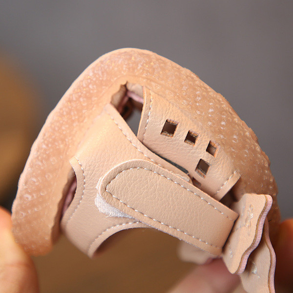 Alkalmi gyerekszandál lányoknak rózsaszín és fehér színben