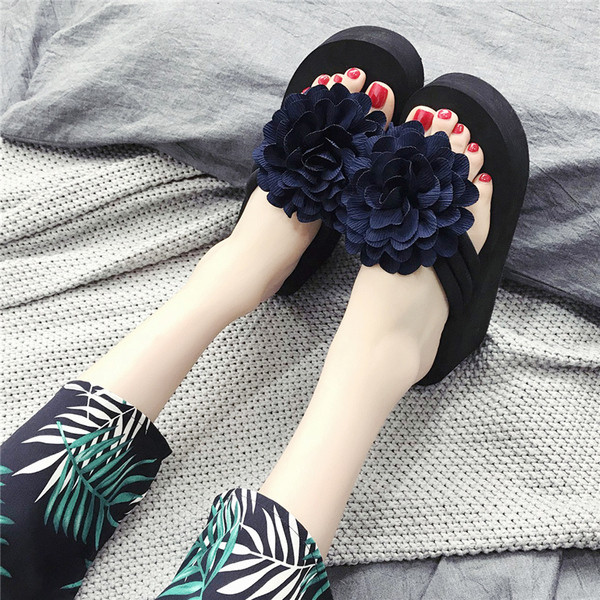 Női lábujj papucs virággal több színben