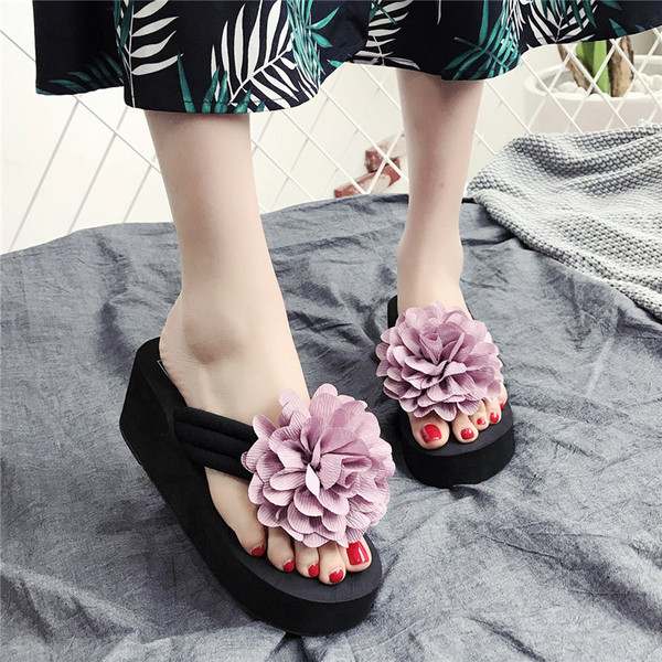 Női lábujj papucs virággal több színben