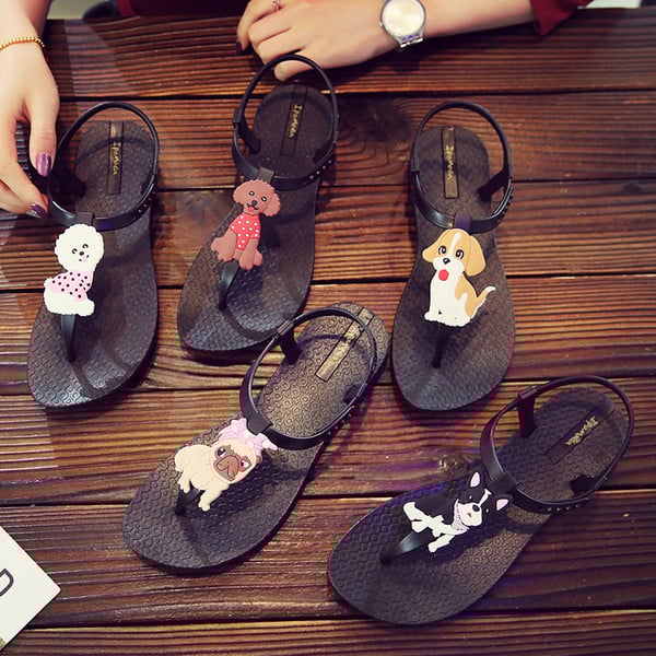 Νέο μοντέλο γυναικεία καθημερινά σανδάλια  με επίπεδη σόλα