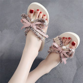 Papuci de dama decorati cu perle in doua culori