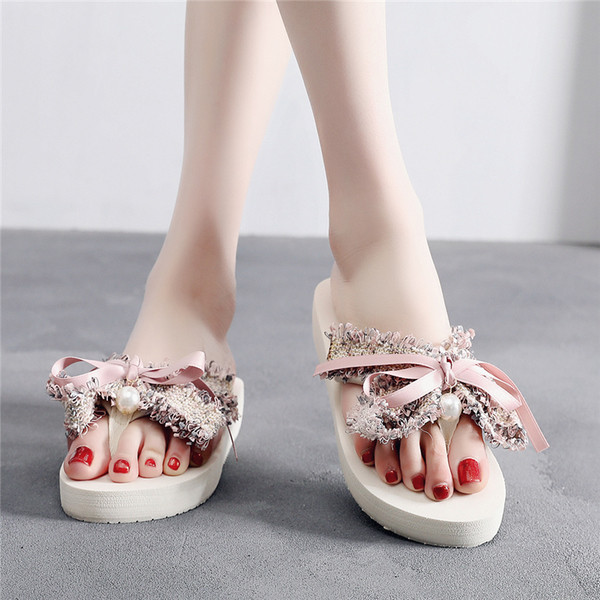 Papuci de dama decorati cu perle in doua culori