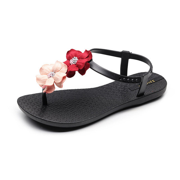 Alkalmi női szandál fekete színben virágokkal