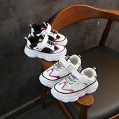 Modern gyerek tornacipő lányoknak fekete-fehér színben