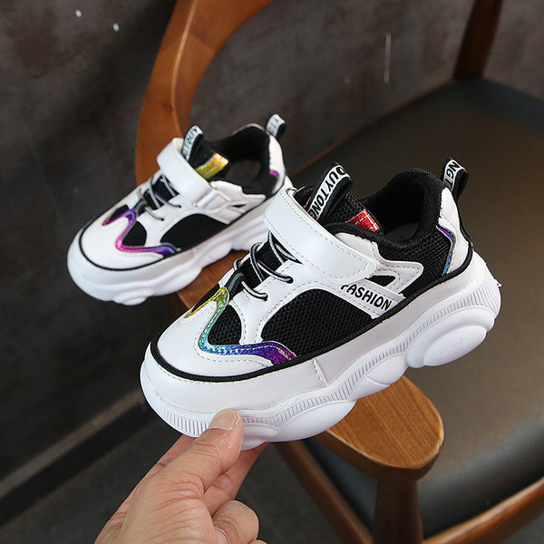 Modern gyerek tornacipő lányoknak fekete-fehér színben