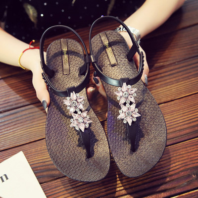 Új, hétköznapi női szandál színes kövekkel