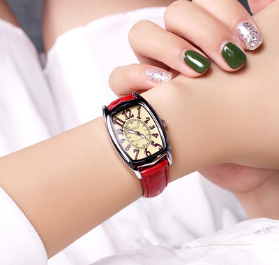 Női napi karóra három színben