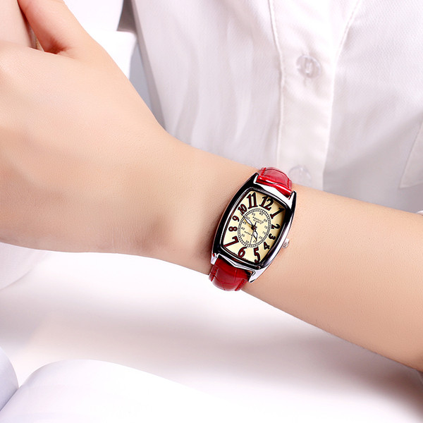 Női napi karóra három színben