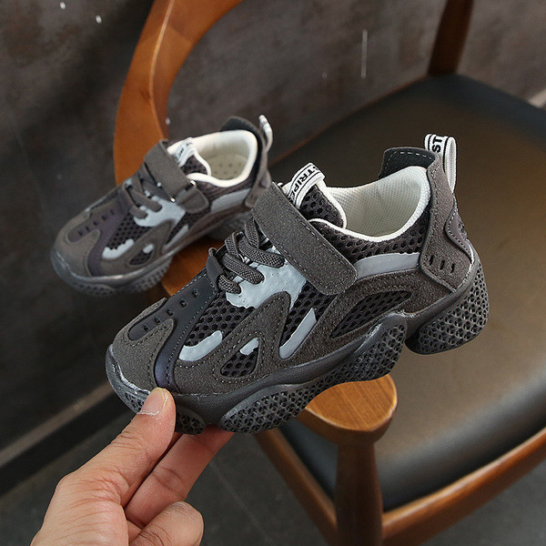 Tavaszi gyerek tornacipő lányoknak fehér és fekete színben