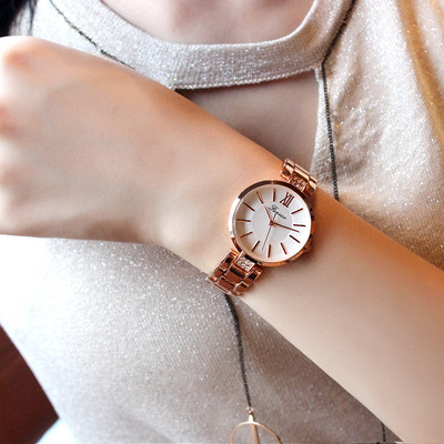 Modern női karóra fém szíjjal több színben