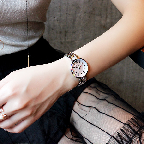 Modern női karóra fém szíjjal több színben