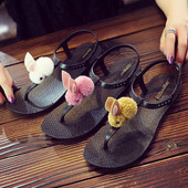 Alkalmi női szandál 3D elemmel, három színben