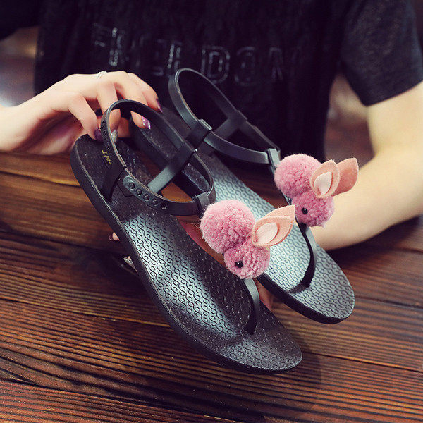 Alkalmi női szandál 3D elemmel, három színben