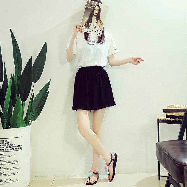 Alkalmi női szandál 3D díszítéssel, két színben