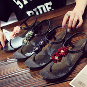 Alkalmi gumi női szandál virággal