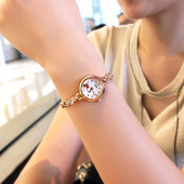 Ceas elegant de dama cu pietre si curea metalica - doua culori