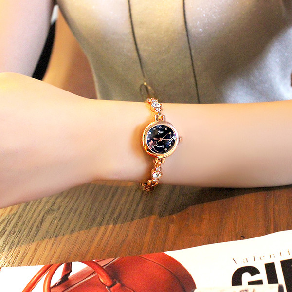 Ceas elegant de dama cu pietre si curea metalica - doua culori