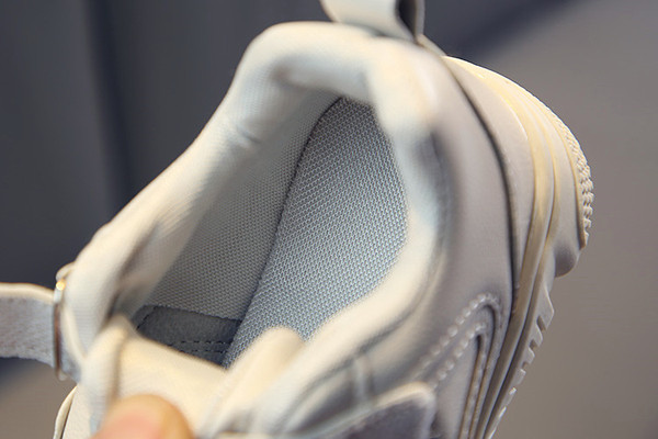 Eko bőrből készült alkalmi gyerek tornacipő három színben, fiúknak és lányoknak egyaránt