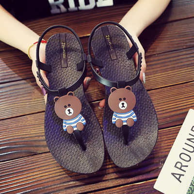 Női alkalmi szandál lapos talppal és színes rátéttel