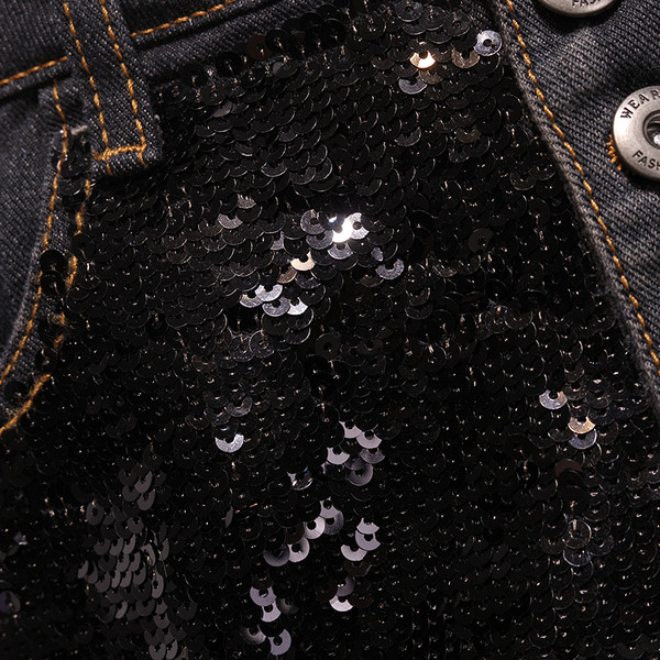 НОВО Модерни дамски къси дънки с пайети в тъмен цвят 