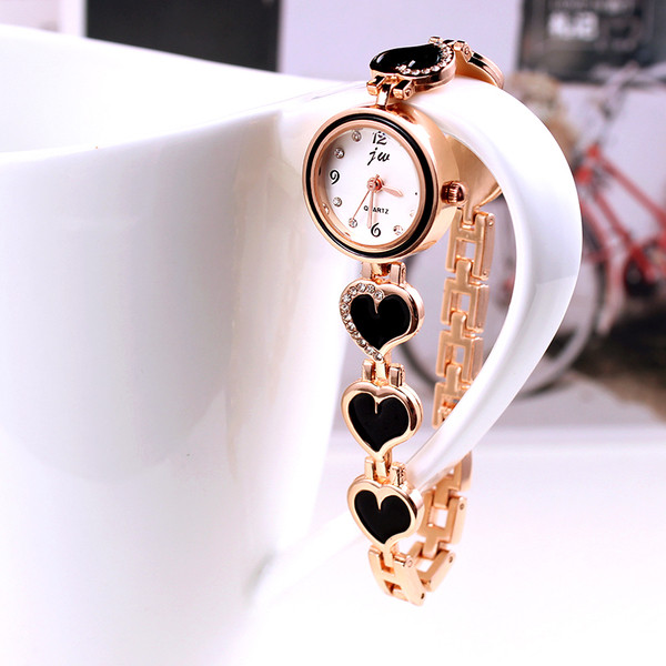 Fém szíjjal és kövekkel ellátott női karóra két színben