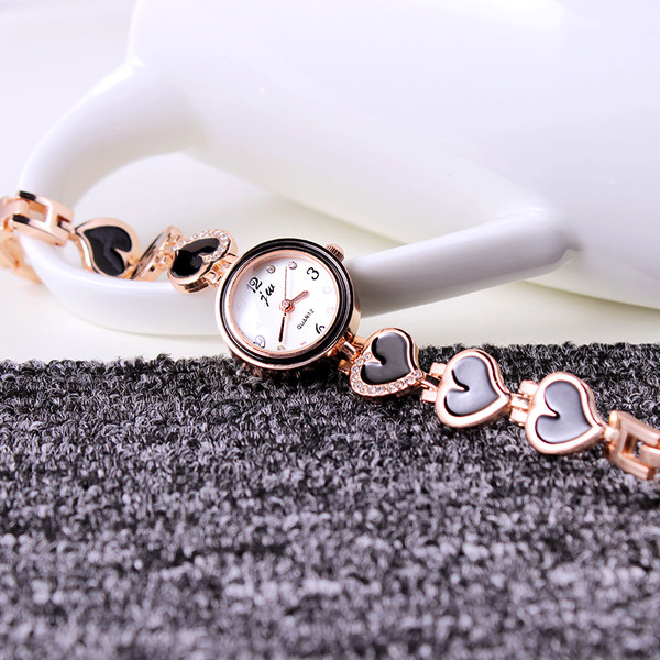 Fém szíjjal és kövekkel ellátott női karóra két színben